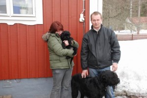 Svarta Majas Cinitza,Ester (SM Balja), Anette och Cleas Persson, Huskvarna Svarta Majas Cinitza,Ester (SM Balja), Anette och Cleas Persson, Huskvarna