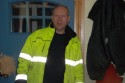 Ernie hjälpte till att få upp den trasiga varmvattensberedare (vattnet i källaren gick till husses höft. Det blev som en inomhus pool)